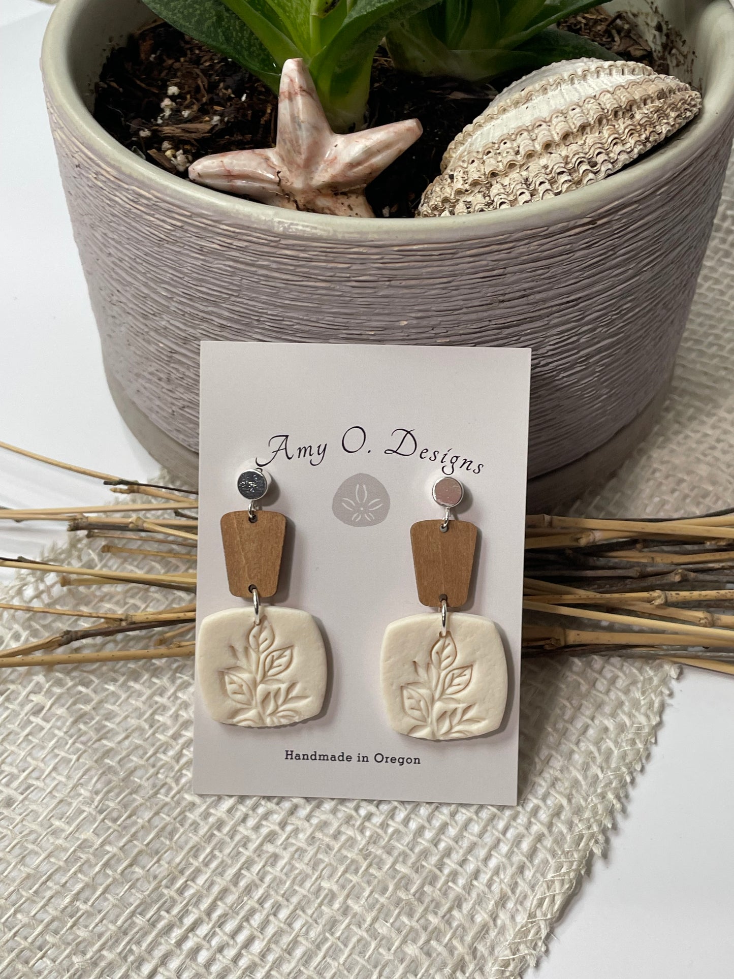 Cream foliage dangle(Was $20.00, on sale for $15.00)