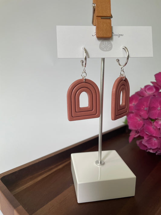Mauve arch dangle