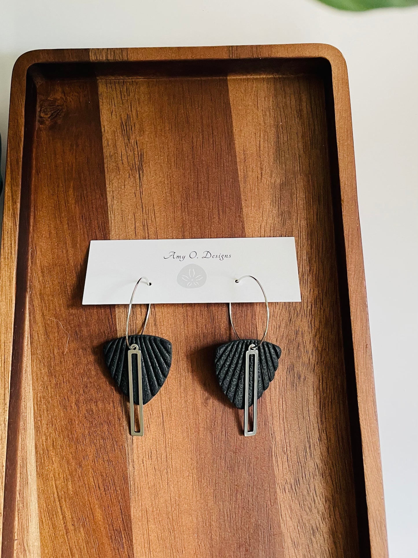 Black fan dangle