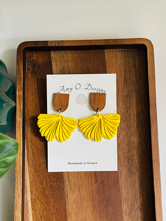 Yellow ginkgo leaf dangle
