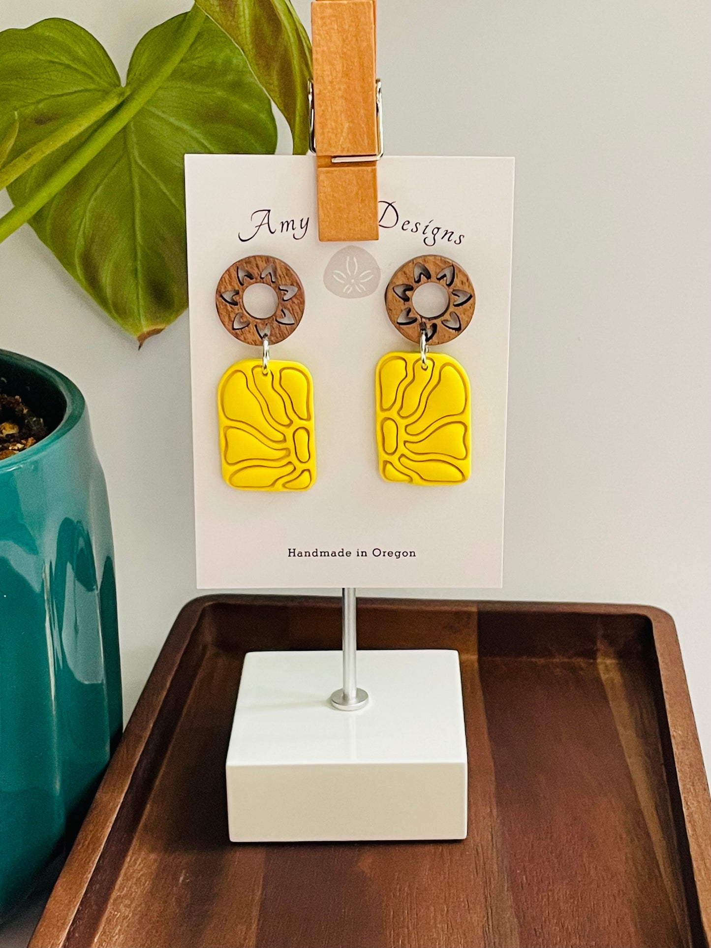 Yellow flower dangle