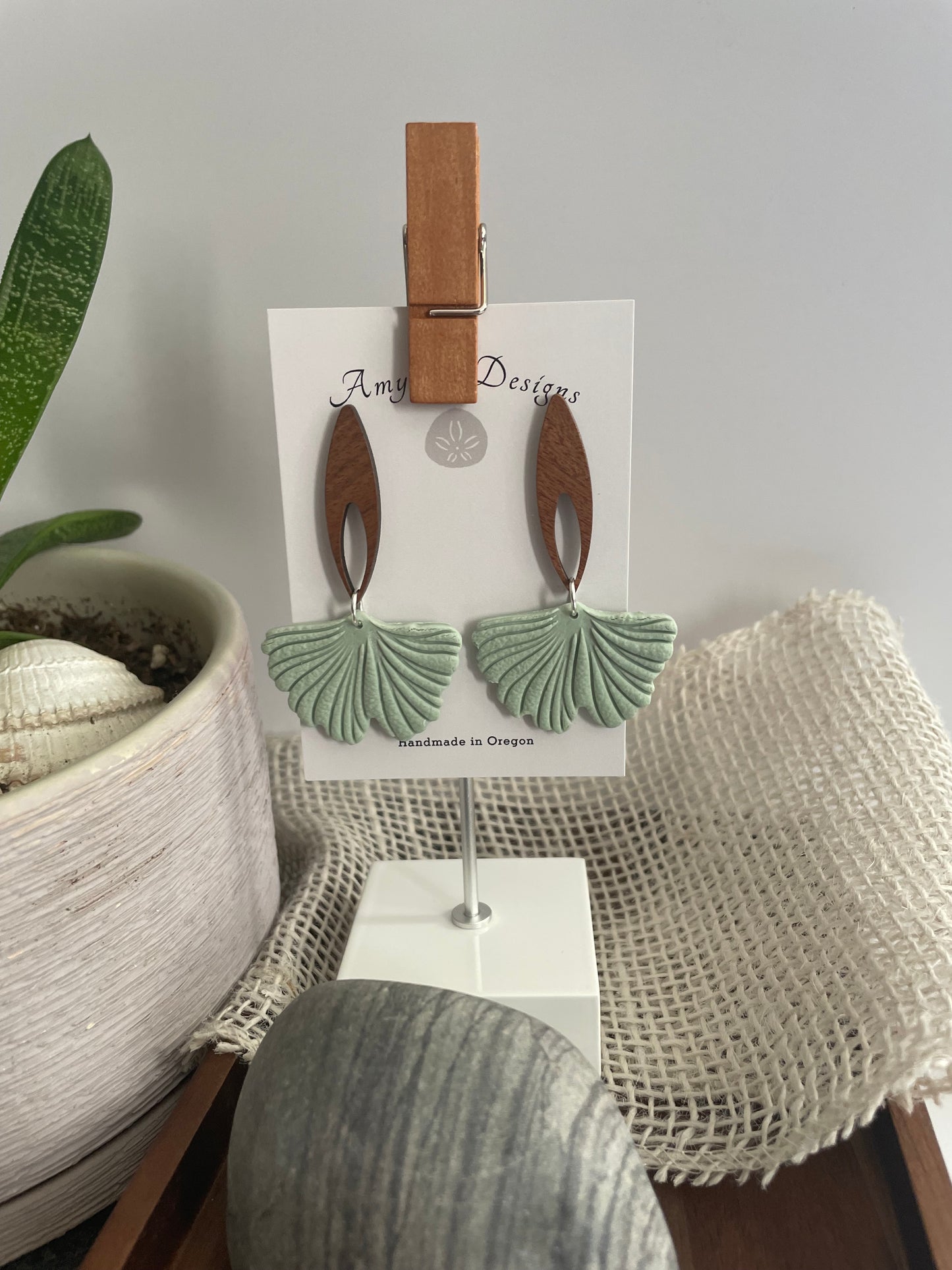 Ginkgo dangle, 2 color options