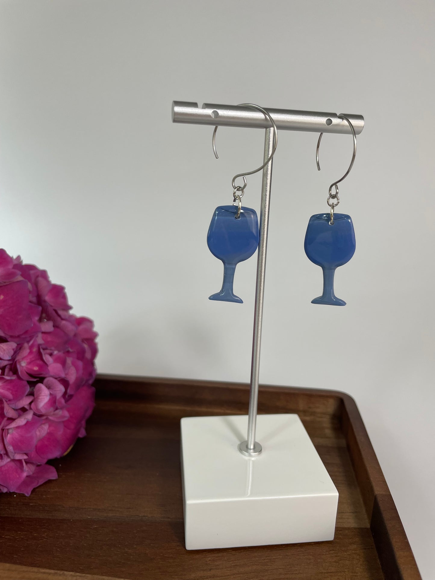 Blue hombre wine glass earrings