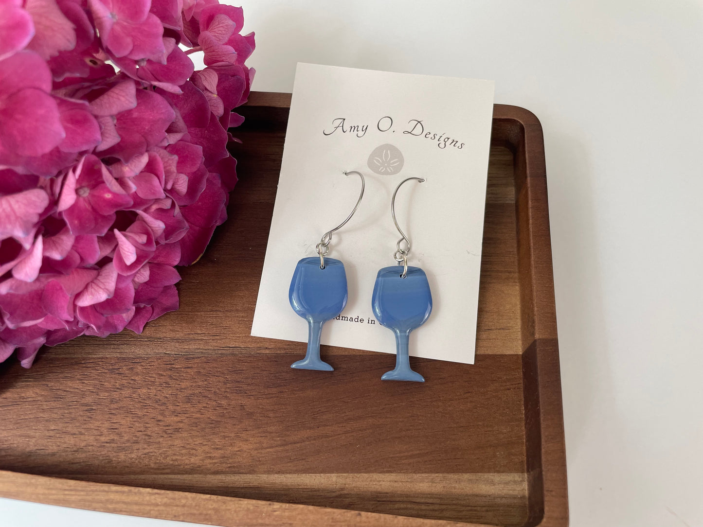 Blue hombre wine glass earrings