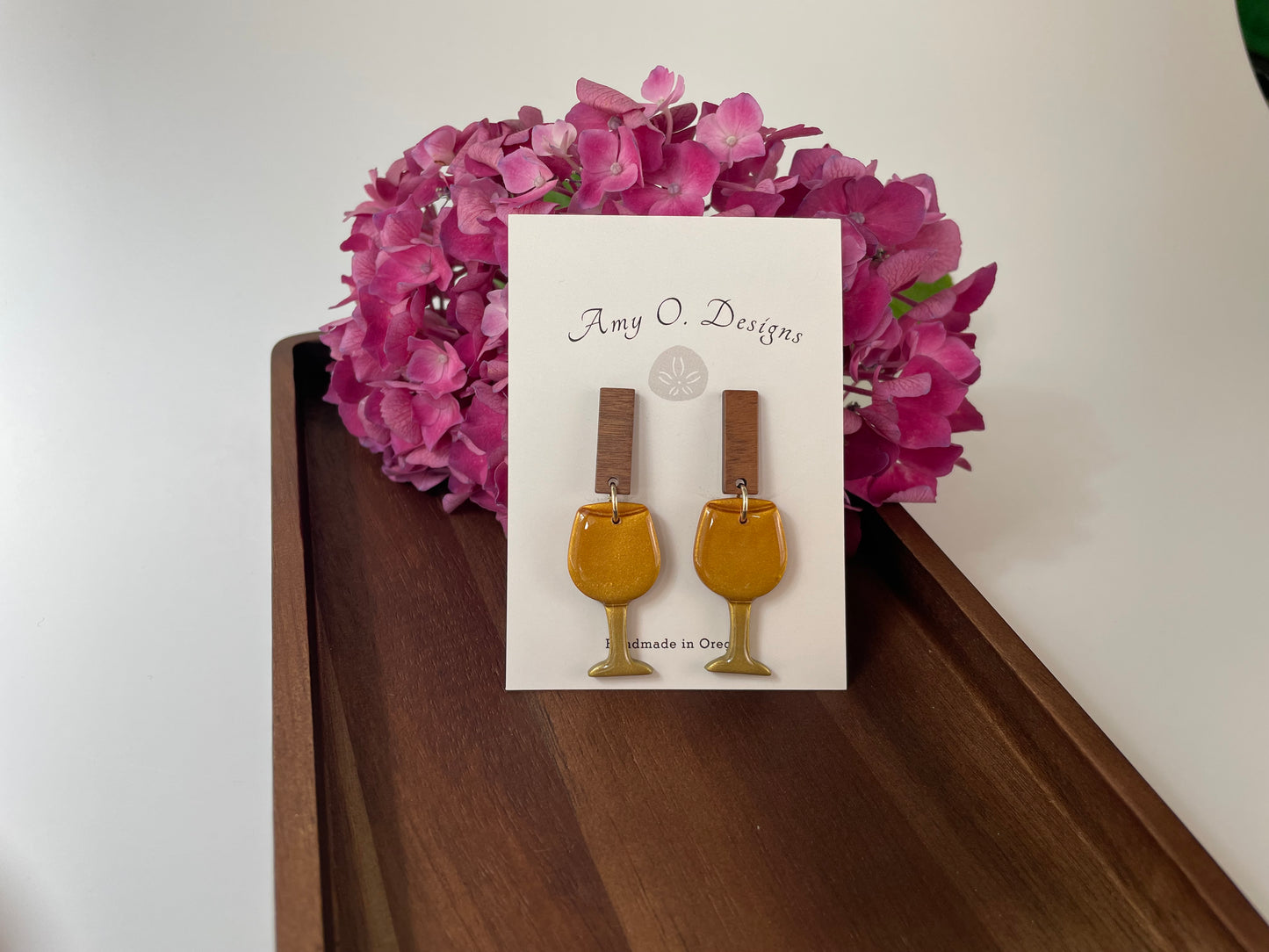 Golden hombre wine glass earrings