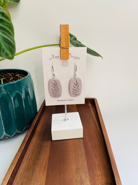 Gray foliage dangle