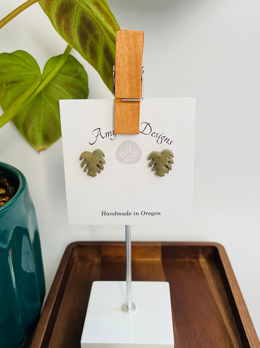 Monstera Stud-3 color options
